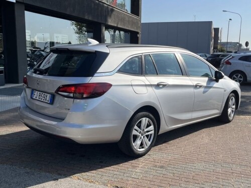 Opel Astra - immagine 13