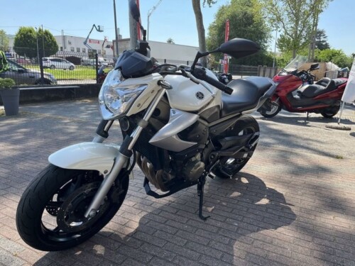 Yamaha XJ6 - immagine 10