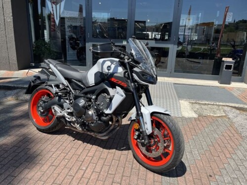 Yamaha MT-09 - immagine 11