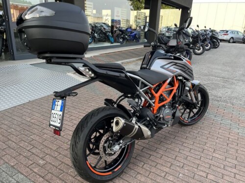 KTM 125 Duke - immagine 4