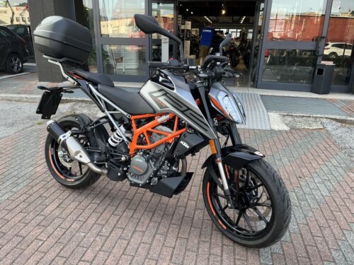 KTM 125 Duke - immagine 2