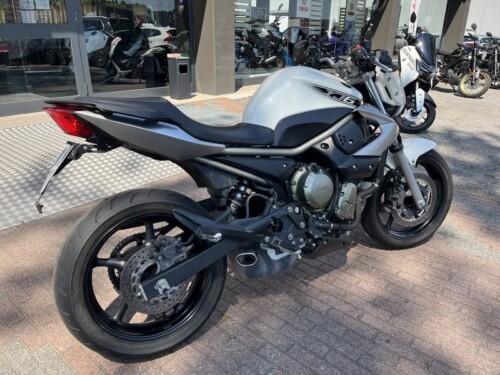 Yamaha XJ6 - immagine 5