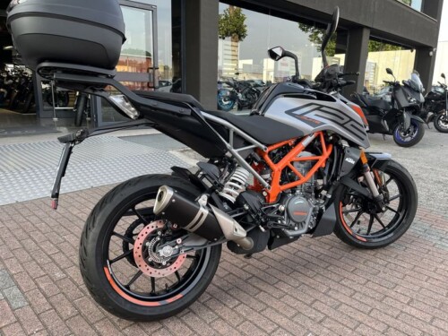 KTM 125 Duke - immagine 3