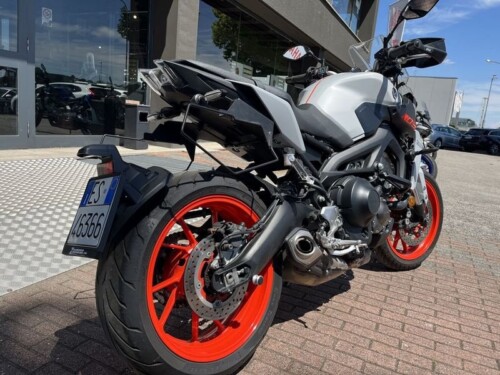 Yamaha MT-09 - immagine 5