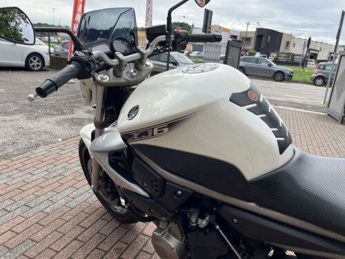 Yamaha XJ6 - immagine 17