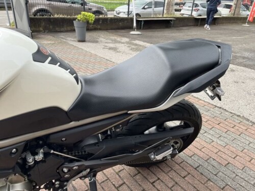 Yamaha XJ6 - immagine 13