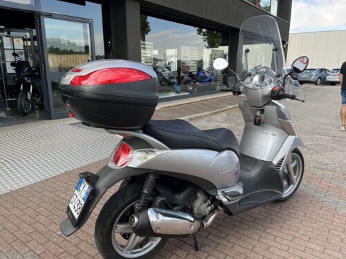 Aprilia Scarabeo 250 - immagine 7