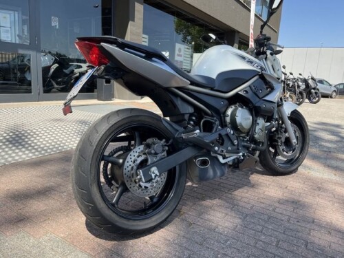 Yamaha XJ6 - immagine 8