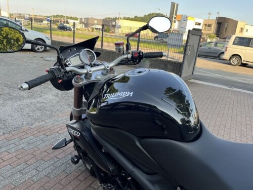 Triumph Speed Triple 1050 - immagine 10