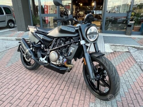 Husqvarna Svartpilen 701 - immagine 2