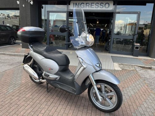 Aprilia Scarabeo 250 - immagine 2