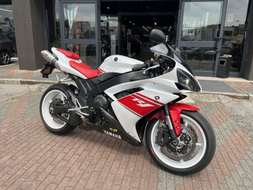 Yamaha YZF R1 - immagine 3