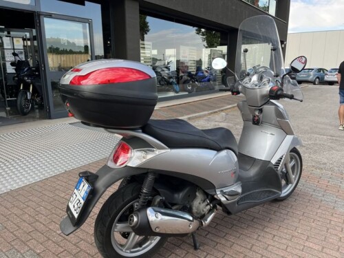 Aprilia Scarabeo 250 - immagine 7