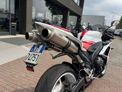 Yamaha YZF R1 - immagine 8