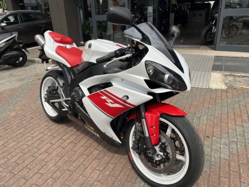 Yamaha YZF R1 - immagine 6
