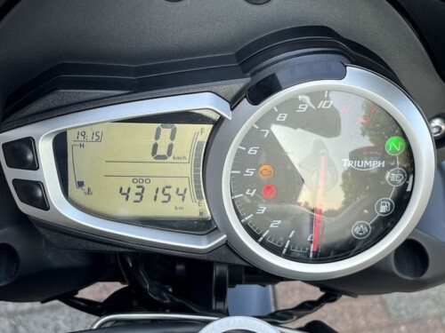 Triumph Speed Triple 1050 - immagine 15