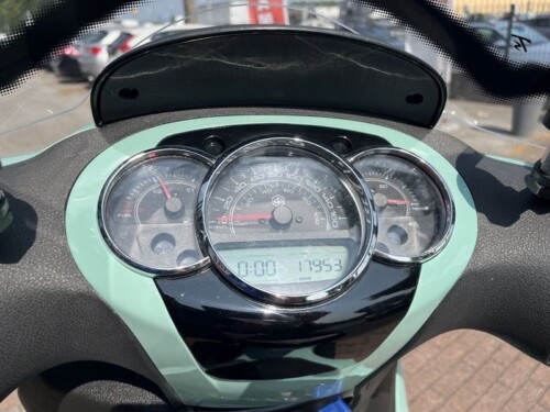 Piaggio Beverly 300 - immagine 13