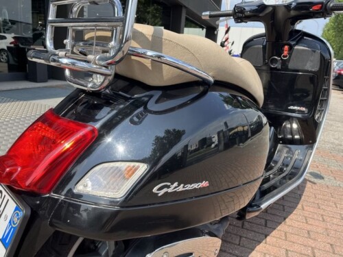 Vespa 250 GTS - immagine 3