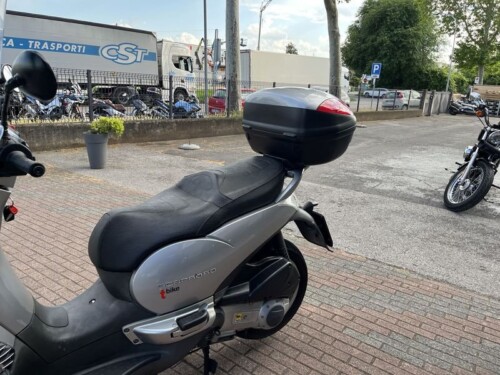 Aprilia Scarabeo 250 - immagine 10
