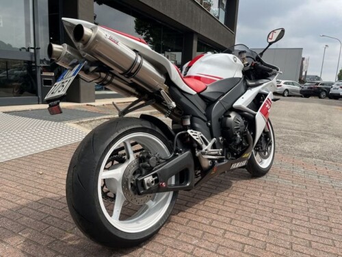 Yamaha YZF R1 - immagine 9
