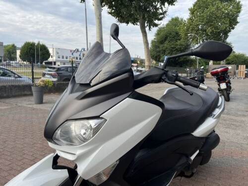 Yamaha X-Max 250 - immagine 8