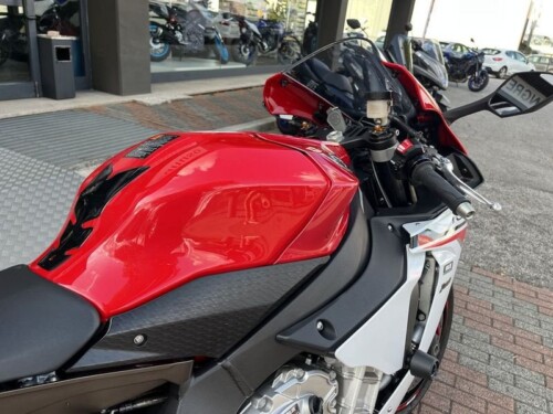 Yamaha YZF R1 - immagine 8