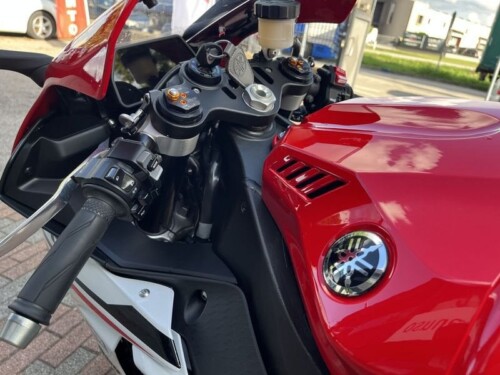 Yamaha YZF R1 - immagine 16