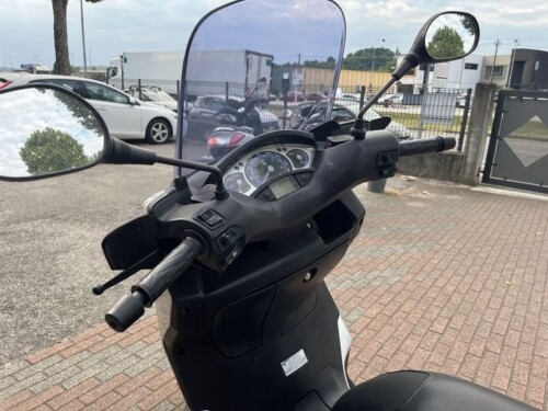 Yamaha X-Max 250 - immagine 9