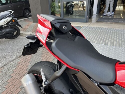 Yamaha YZF R1 - immagine 6