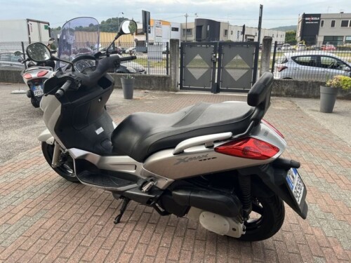 Yamaha X-Max 250 - immagine 10