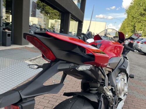 Yamaha YZF R1 - immagine 14