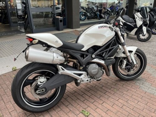 Ducati Monster 696 - immagine 3