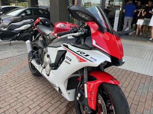 Yamaha YZF R1 - immagine 9