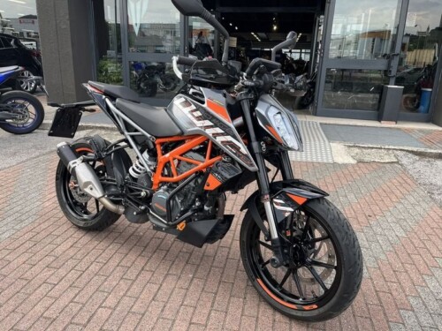 KTM 125 Duke - immagine 4