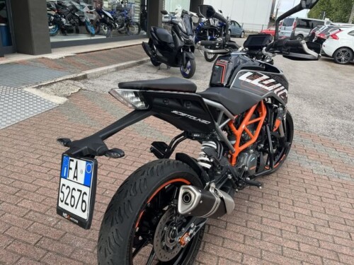 KTM 125 Duke - immagine 8
