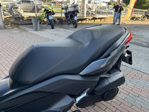 Yamaha X-Max 250 - immagine 9