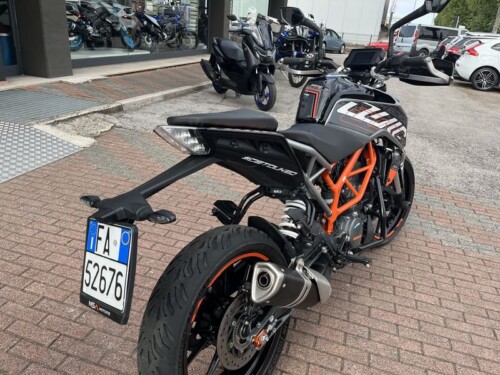 KTM 125 Duke - immagine 8