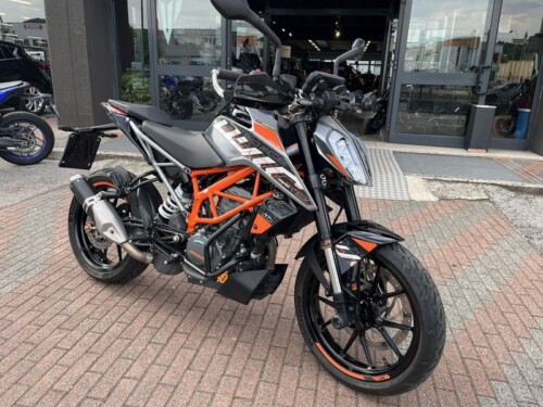 KTM 125 Duke - immagine 4