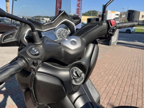 Yamaha X-Max 300 - immagine 12