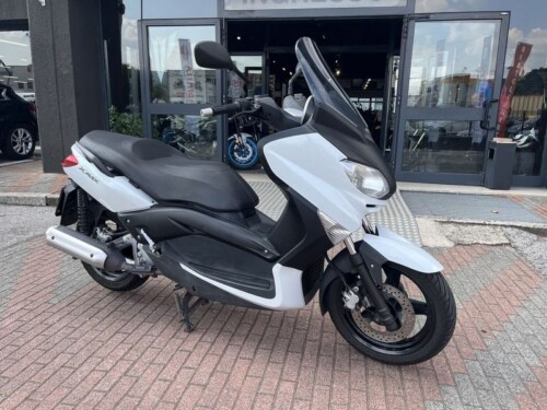 Yamaha X-Max 250 - immagine 3