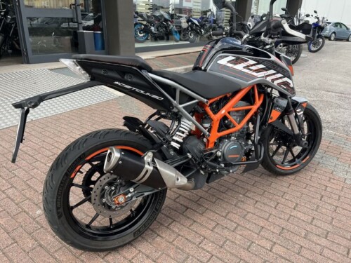 KTM 125 Duke - immagine 7