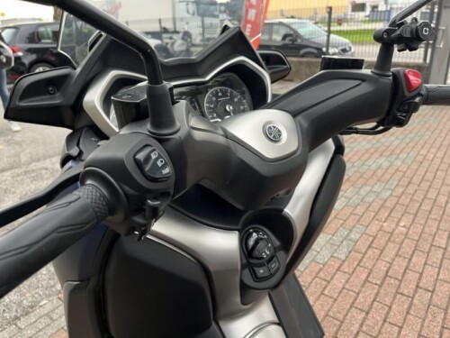 Yamaha X-Max 300 - immagine 17