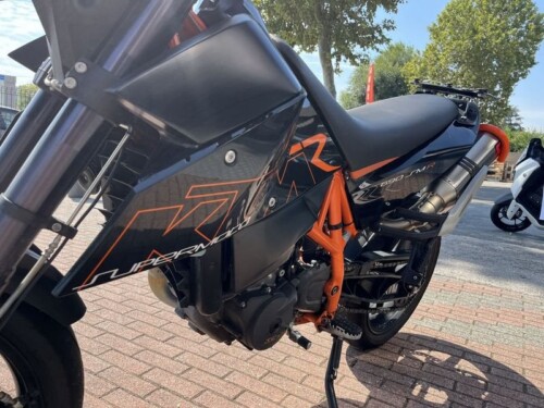 KTM 690 Supermoto - immagine 8