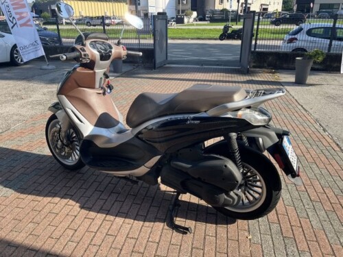 Piaggio Beverly 300 - immagine 7