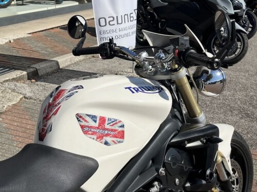 Triumph Street Triple - immagine 7