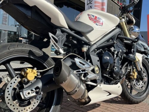 Triumph Street Triple - immagine 10