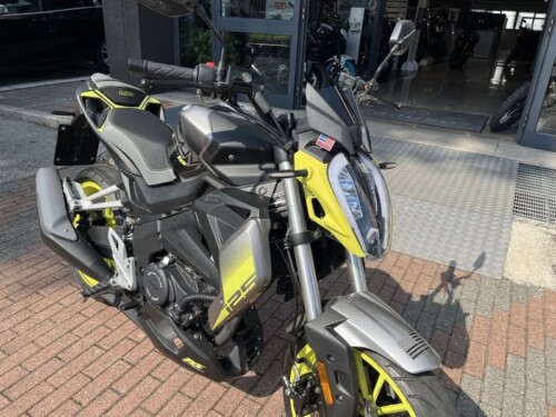 UM XTREET 125 - immagine 4
