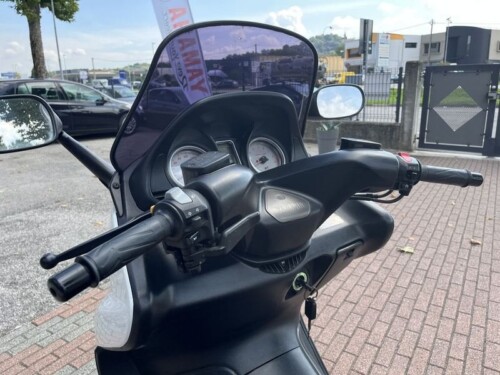Yamaha T Max - immagine 16