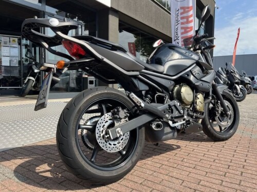 Yamaha XJ6 - immagine 10