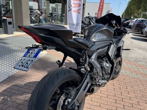 Yamaha YZF R7 - immagine 4